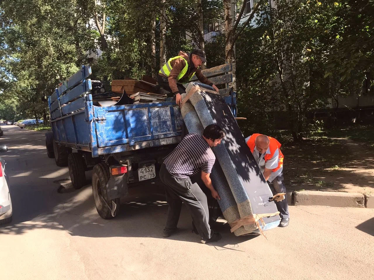 Профессиональный вывоз крупногабаритного мусора в Камне-на-Оби в октябре