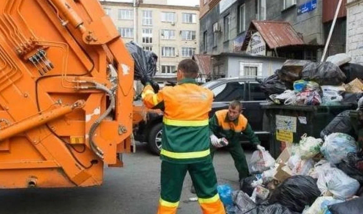 Срочный вывоз мусора в Камне-на-Оби от ПроМусор — заказ день в день от 2893 руб., грузчики, цена
