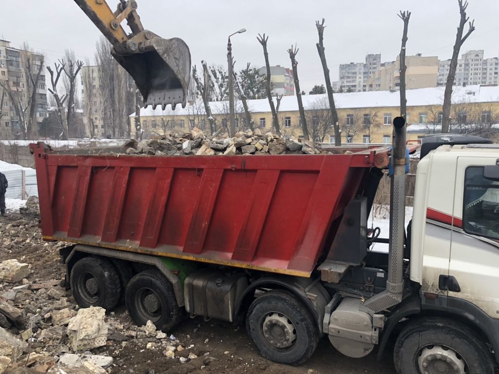 Вывоз мусора Камазом в Камне-на-Оби в октябре