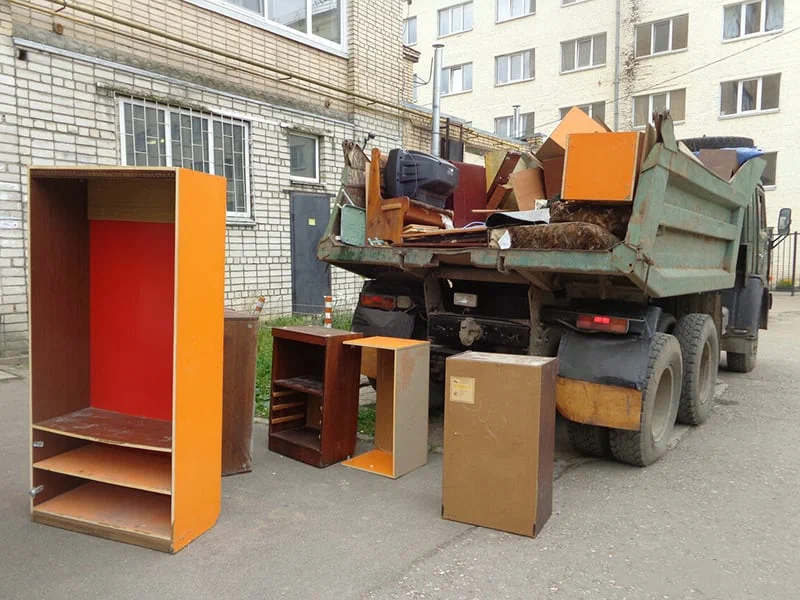 Вывоз шкафа в Камне-на-Оби от ПроМусор — недорого, демонтаж, утилизация, вывоз из квартиры от 863 руб