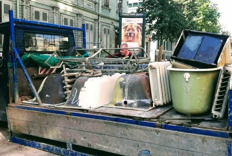 Вывоз старой сантехники в Камне-на-Оби от ПроМусор: быстро, недорого от 558 руб., утилизация и грузчики