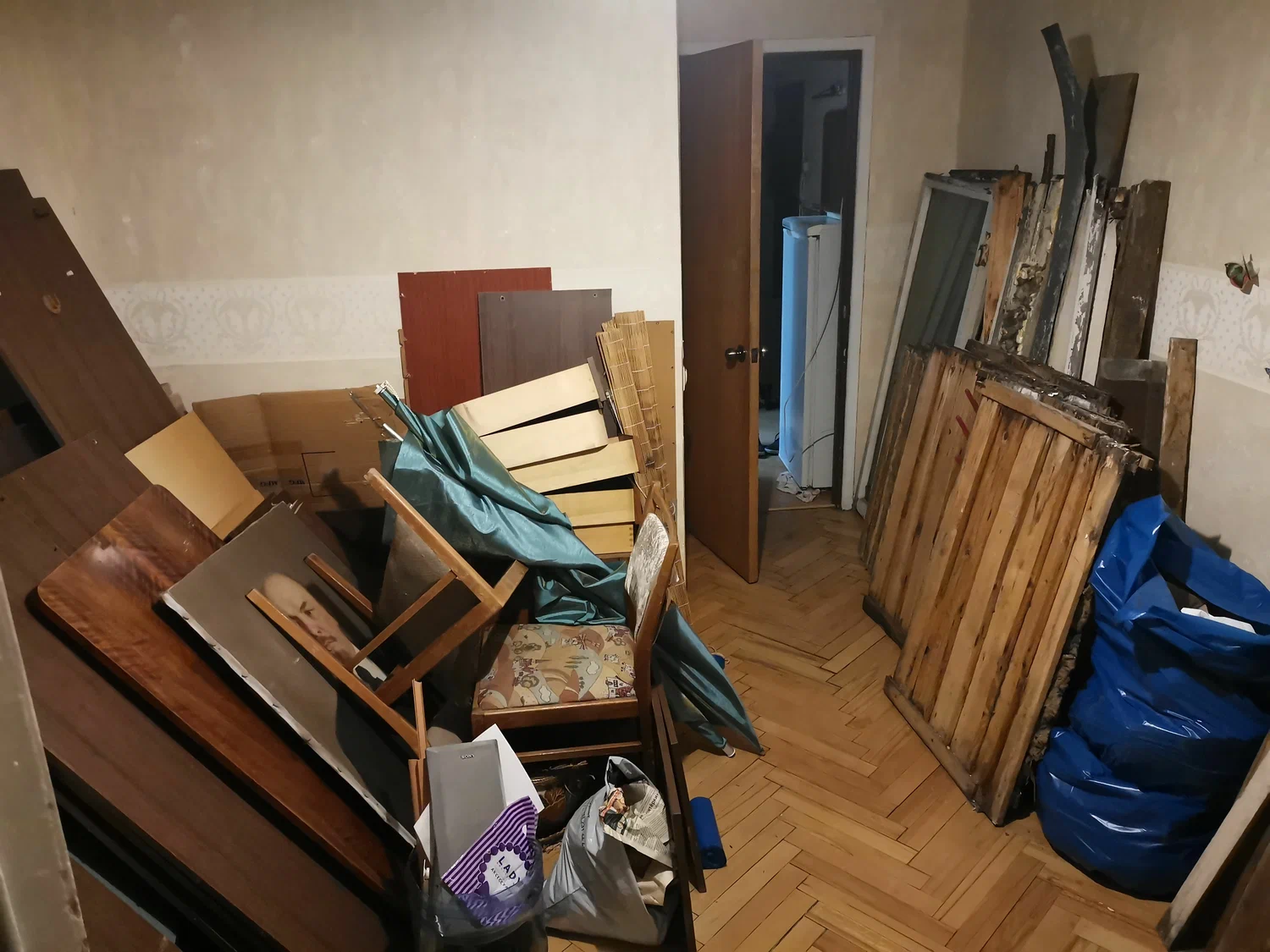 Демонтаж мебели с вывозом и утилизацией в Камне-на-Оби в октябре